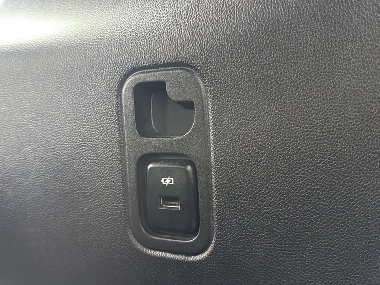 Used 2023 Chevrolet Traverse High Country FWD image 24