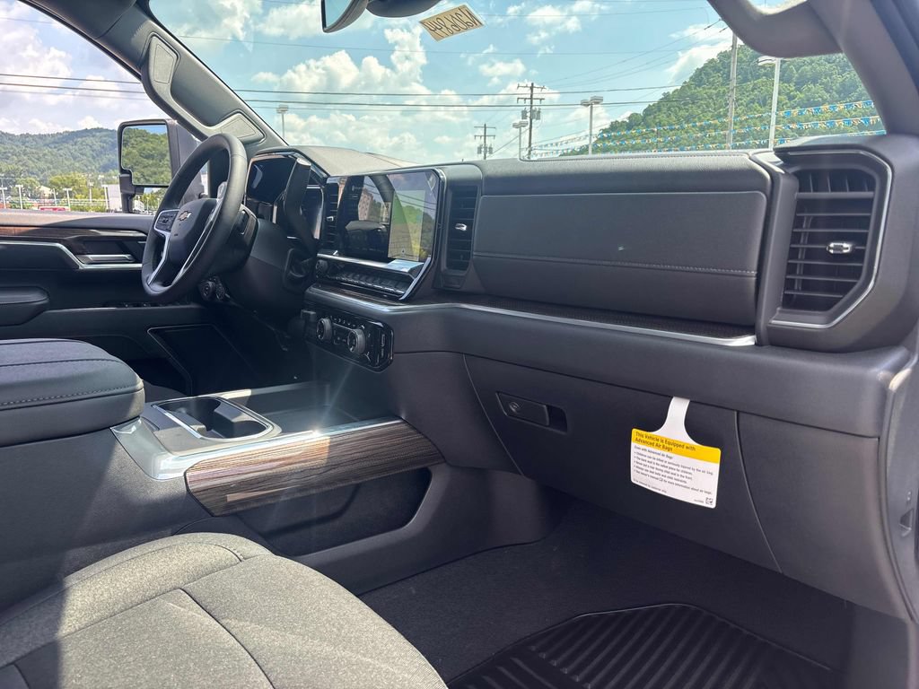 New 2026 Chevrolet Silverado 2500 LT w/ Z71 Chrome Sport Edition AWD/4WD image 29