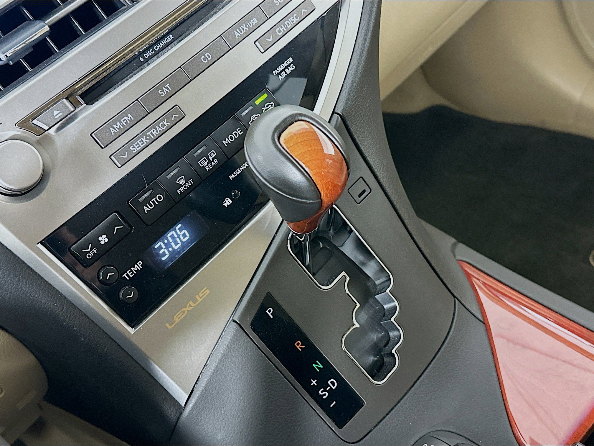 Used 2011 Lexus RX 350 AWD w/ Premium Pkg image 24