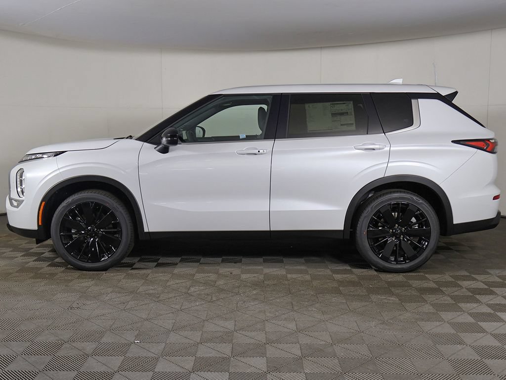 New 2026 Mitsubishi Outlander LE AWD/4WD image 17