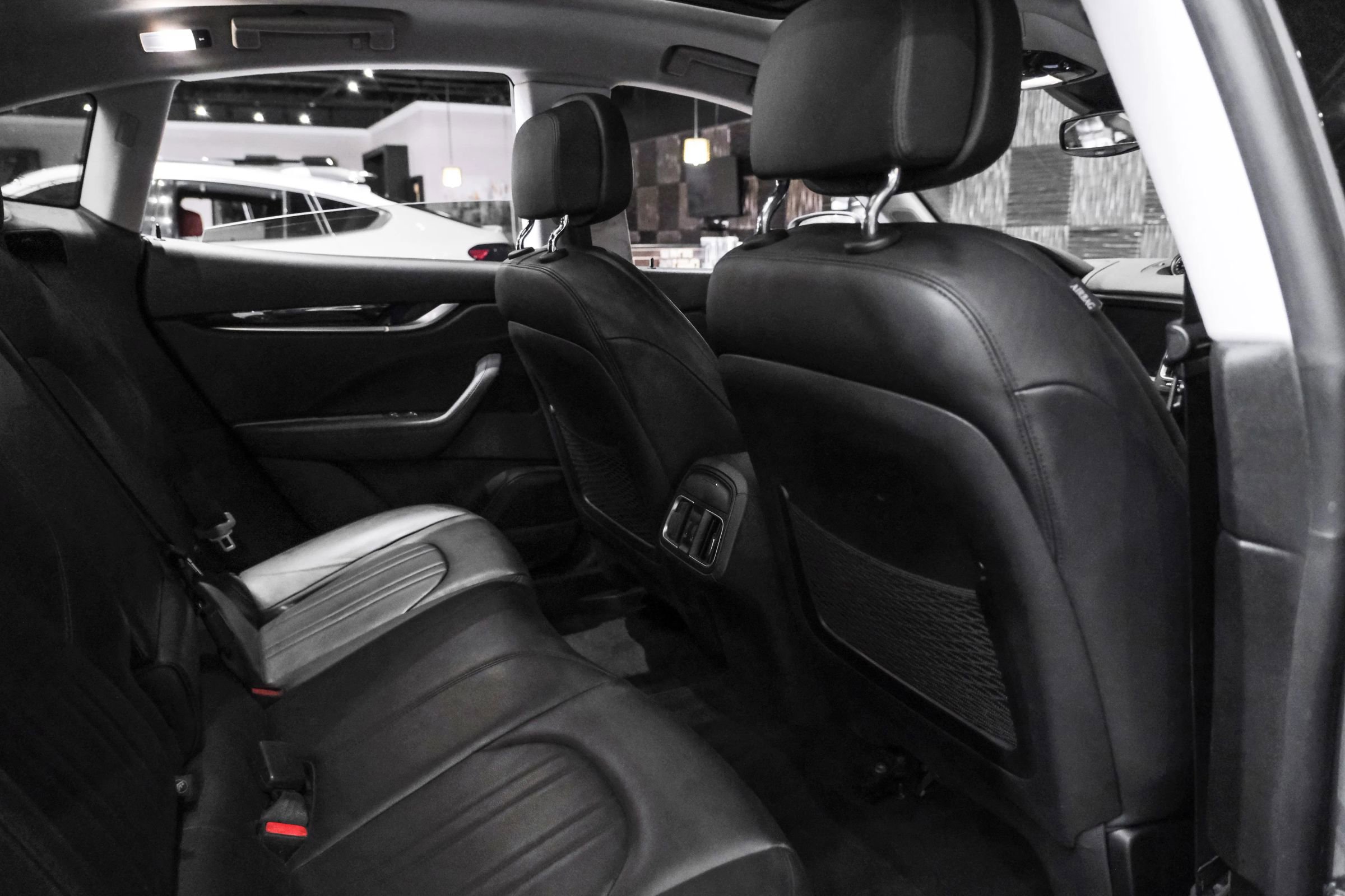 Used 2017 Maserati Levante AWD/4WD image 33