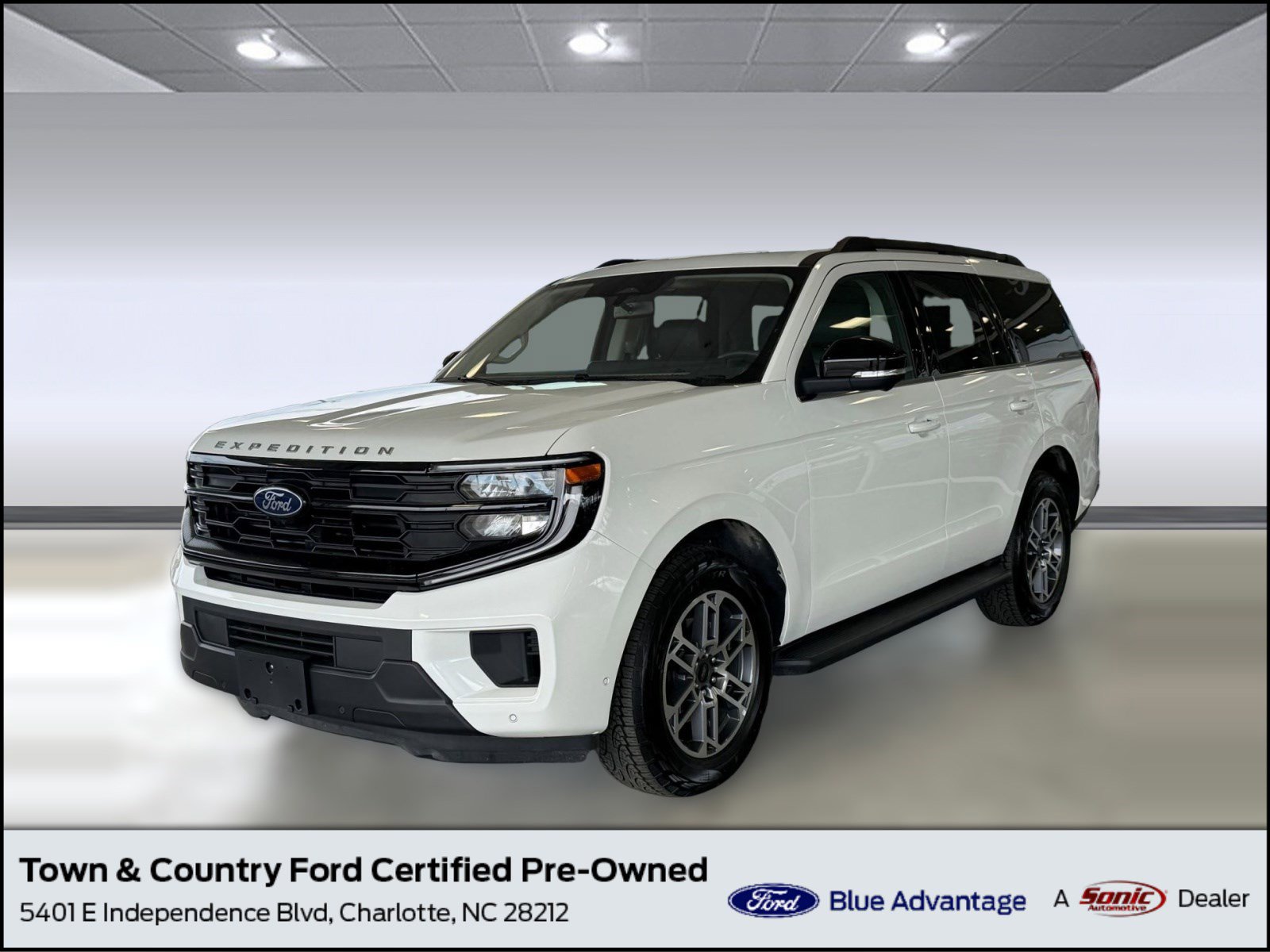 Used 2025 Ford Expedition Active AWD/4WD image 1