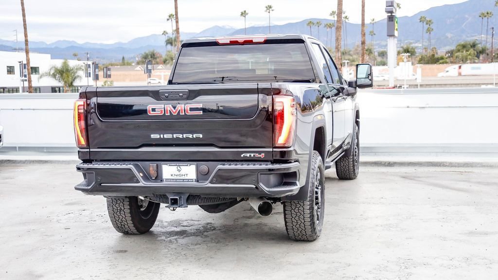 Used 2025 GMC Sierra 2500 AT4 image 9