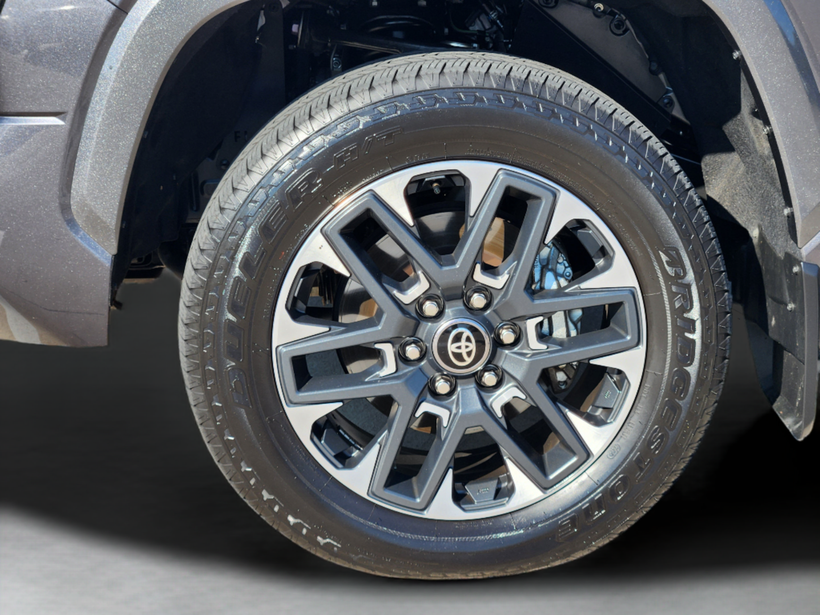 Used 2025 Toyota Tundra Limited AWD/4WD image 33