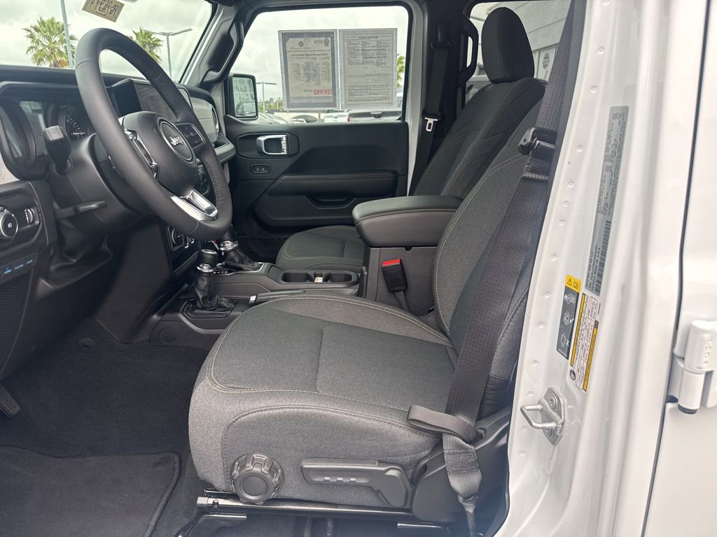 Certified 2025 Jeep Wrangler Unlimited Sahara w/ Safety Group AWD/4WD image 13