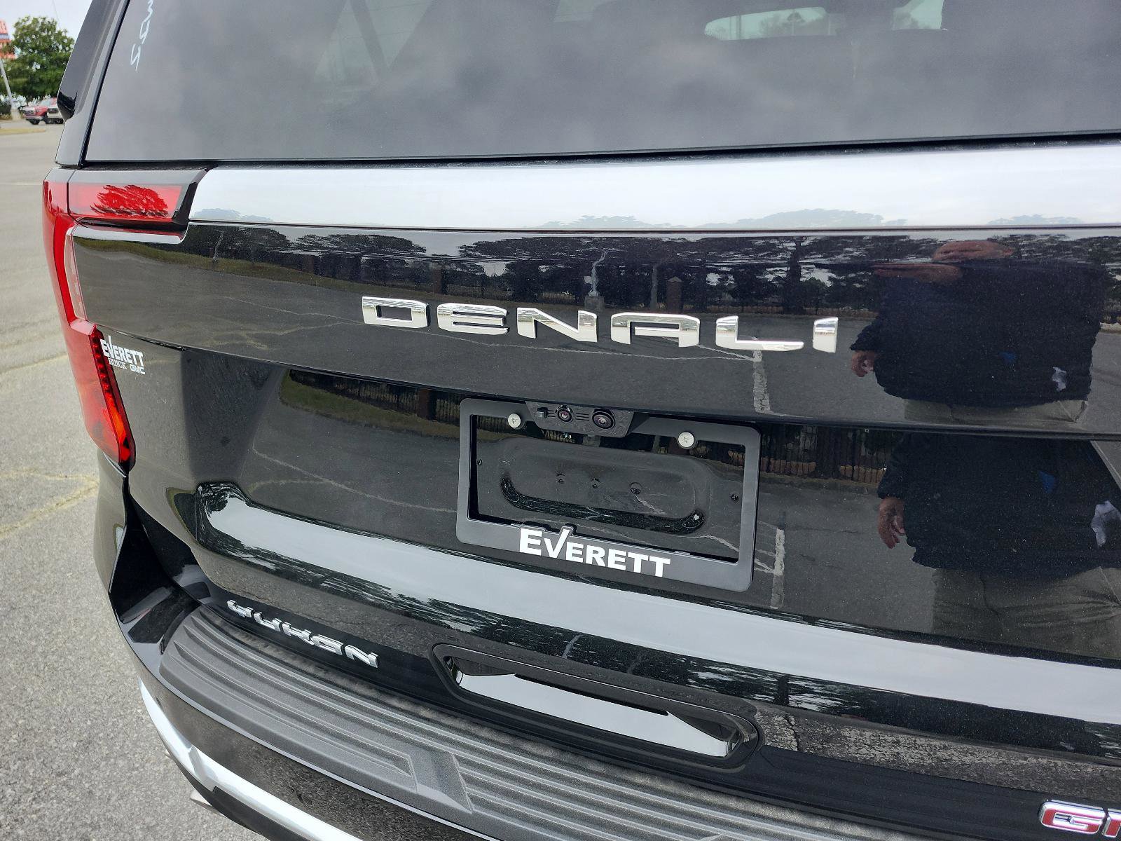 New 2026 GMC Yukon Denali w/ Denali Reserve Package AWD/4WD image 4
