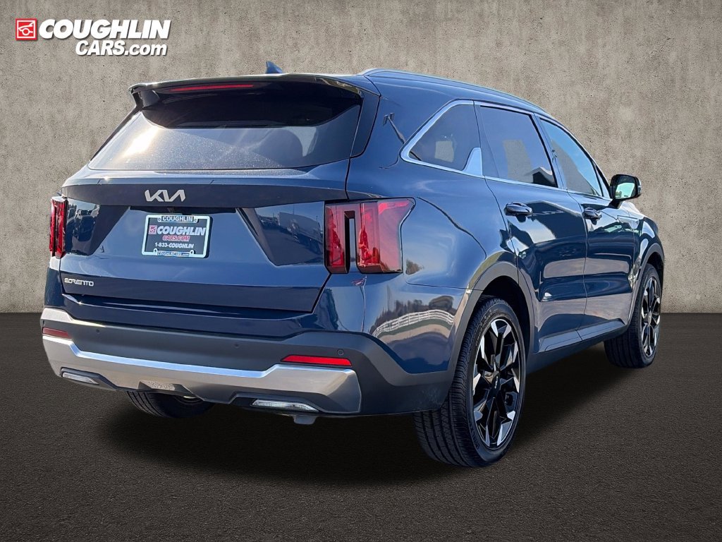 Used 2025 Kia Sorento EX w/ Panoramic Sunroof Package FWD image 9