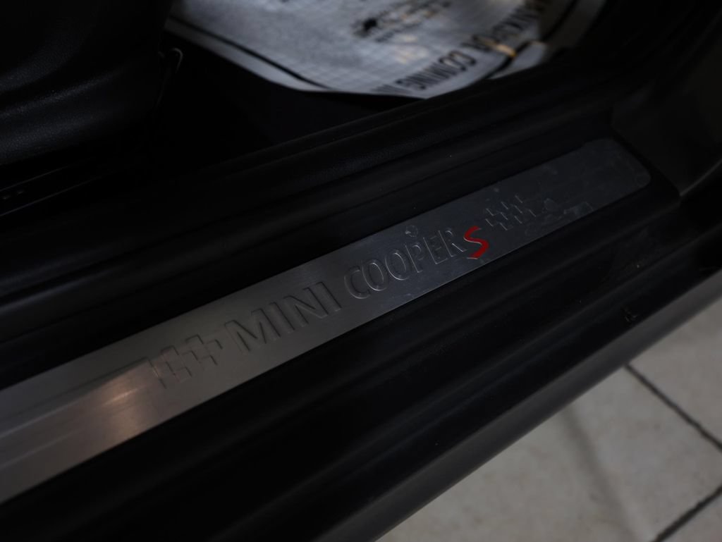 Used 2018 MINI Cooper S FWD image 25