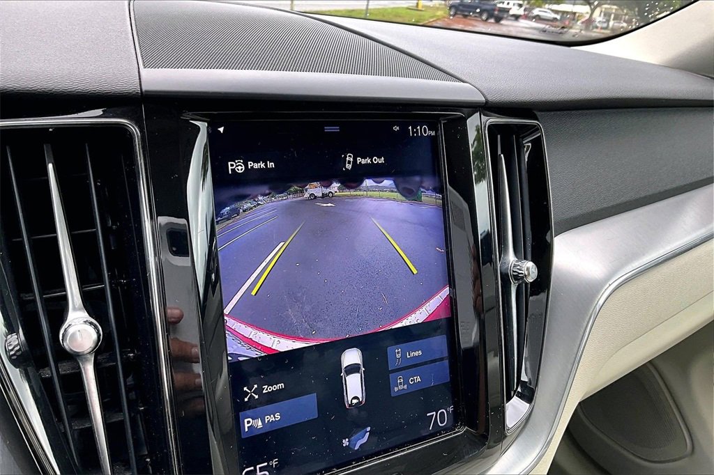 Used 2019 Volvo XC60 T5 Momentum w/ Premium Package image 23