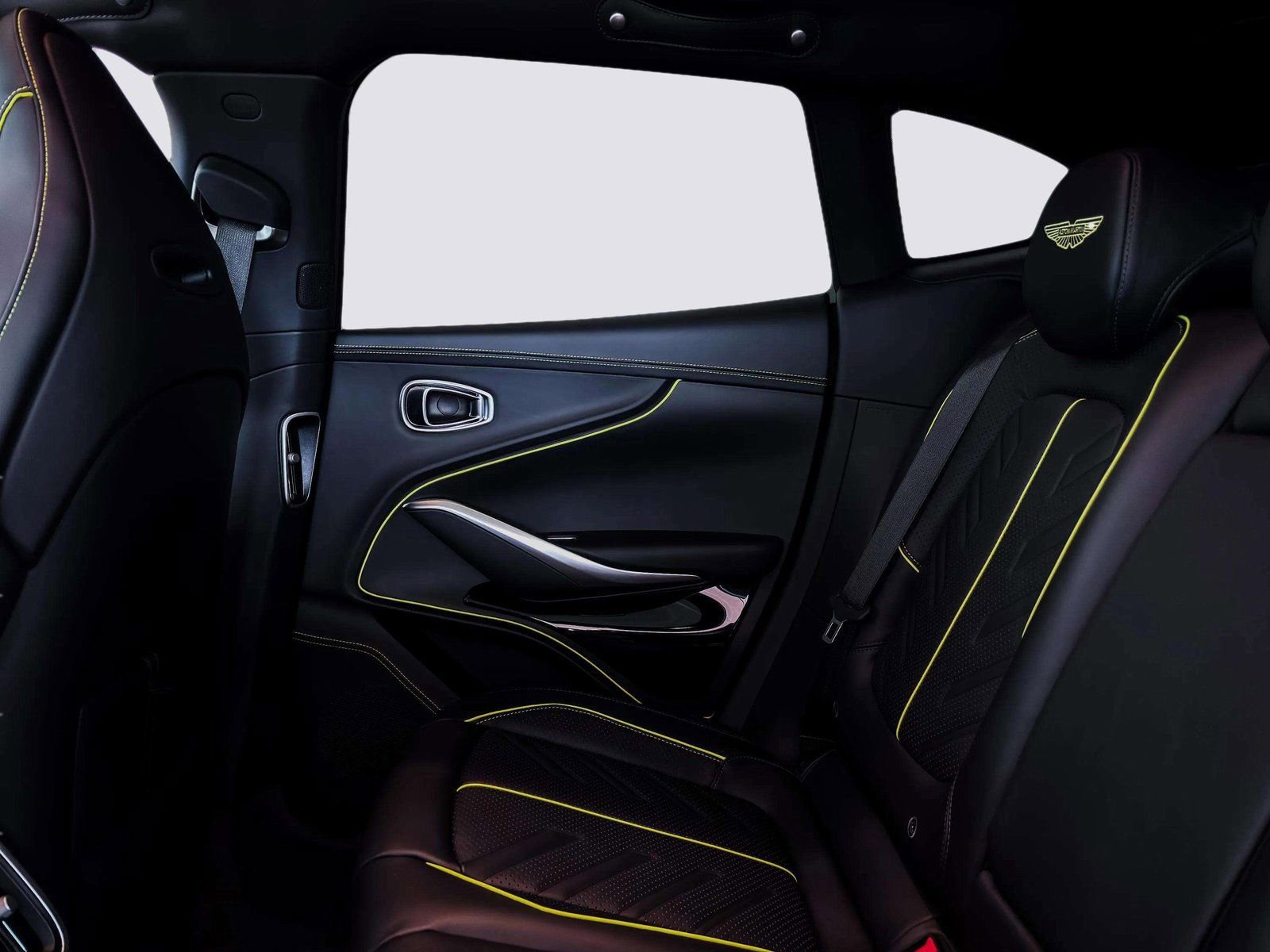 New 2026 Aston Martin DBX S image 41