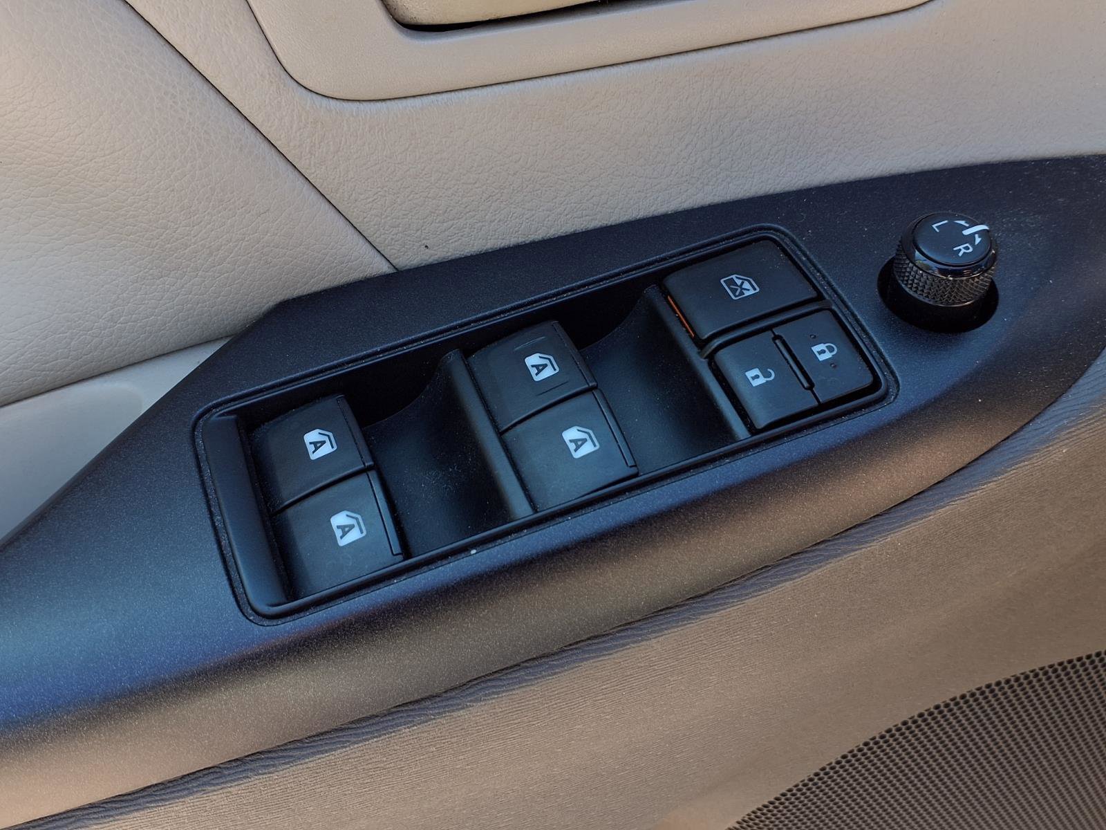 Used 2017 Toyota Sienna L FWD image 18