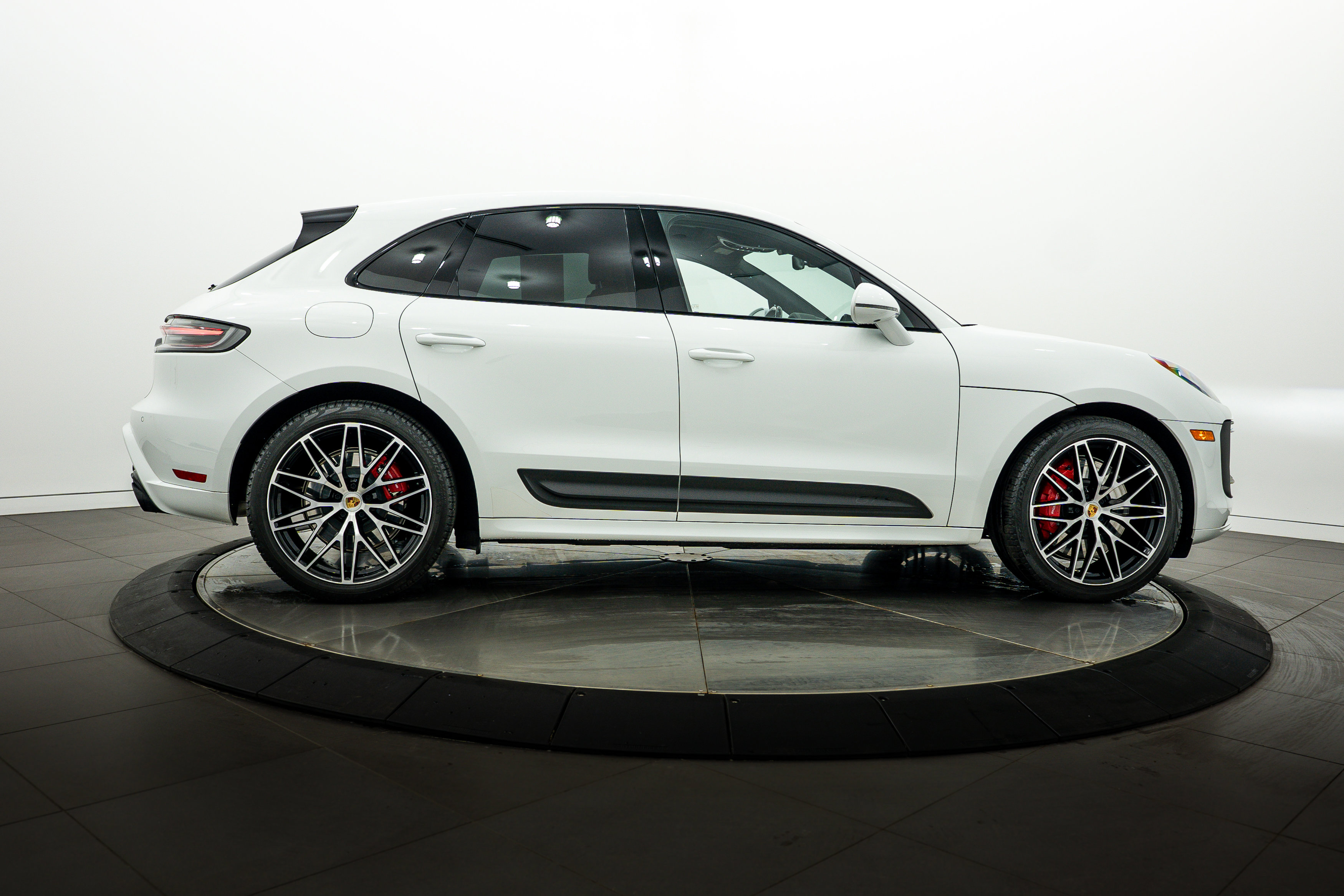 Certified 2022 Porsche Macan GTS AWD/4WD image 8