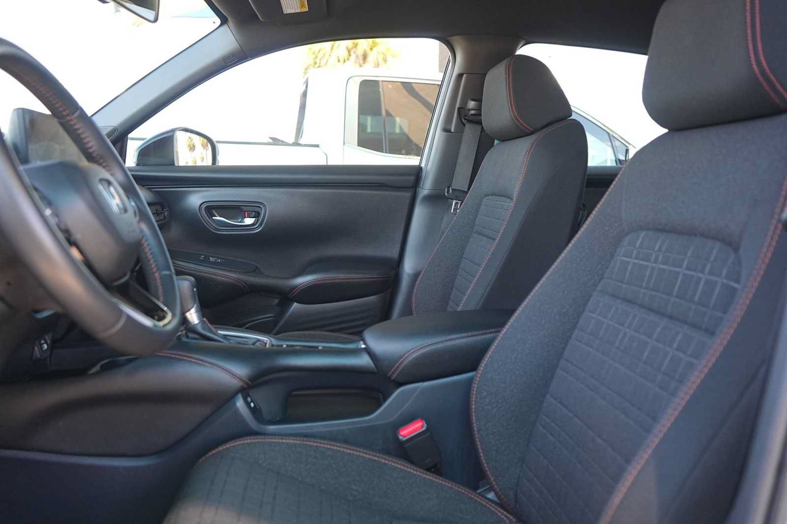 Certified 2025 Honda HR-V Sport image 11