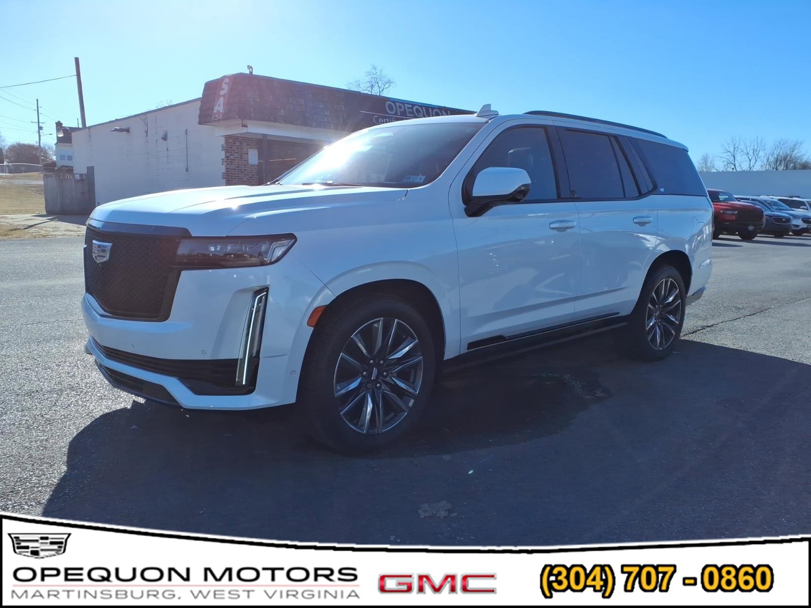 Used 2022 Cadillac Escalade Sport Platinum AWD/4WD image 3