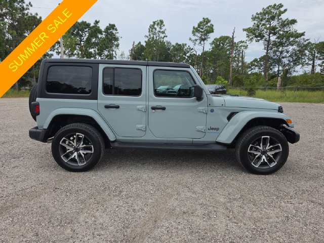 Certified 2024 Jeep Wrangler Unlimited w/ Convenience Group AWD/4WD image 3