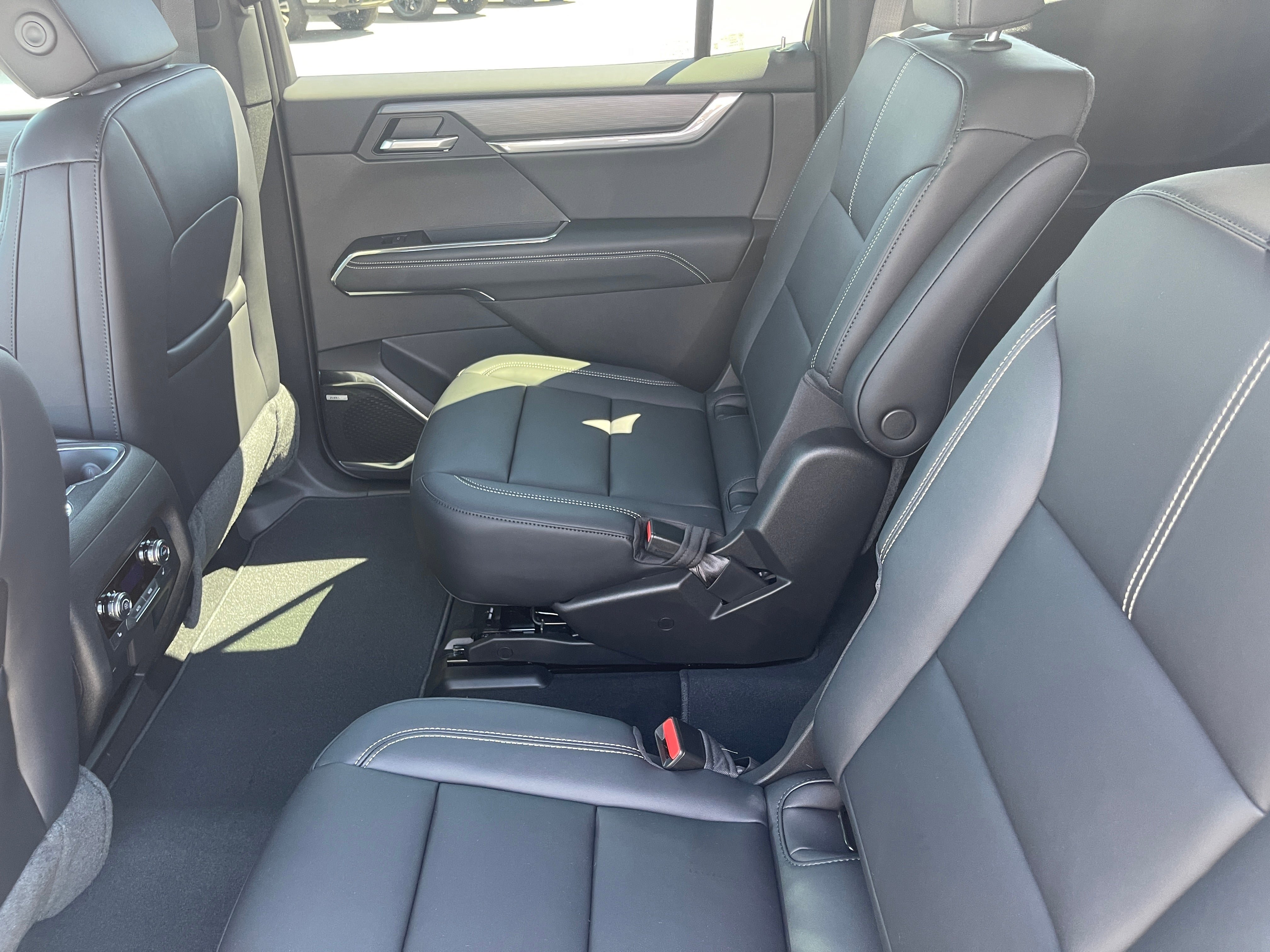 New 2026 GMC Acadia Elevation w/ Black Edition AWD/4WD image 17