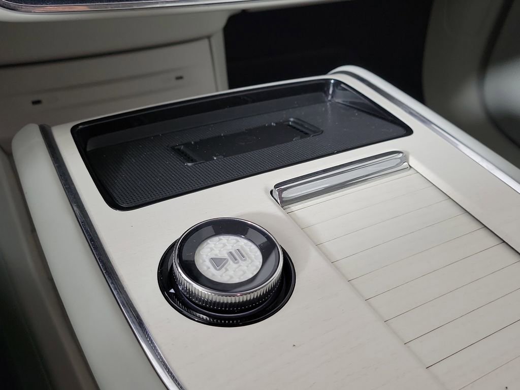 Certified 2025 Volvo EX90 Ultra AWD/4WD image 32