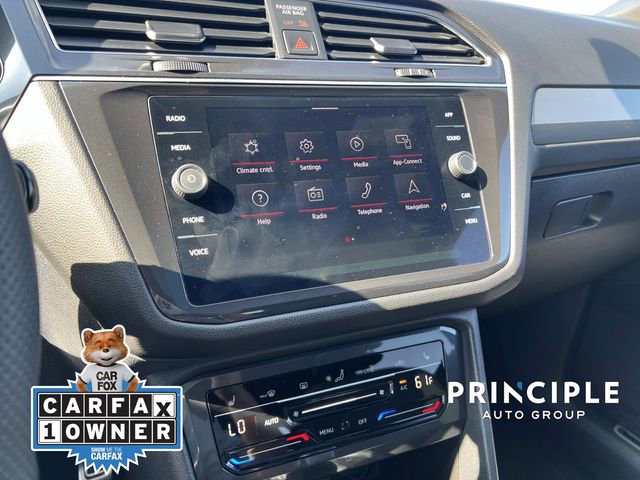 Certified 2022 Volkswagen Tiguan SE R-Line image 23