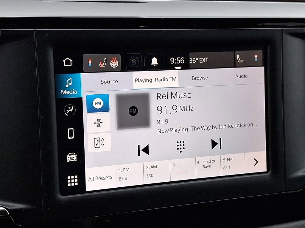 Used 2023 Chrysler Voyager LX image 17