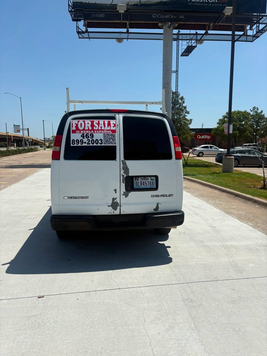 Used 2012 Chevrolet Express 2500 Extended RWD image 4