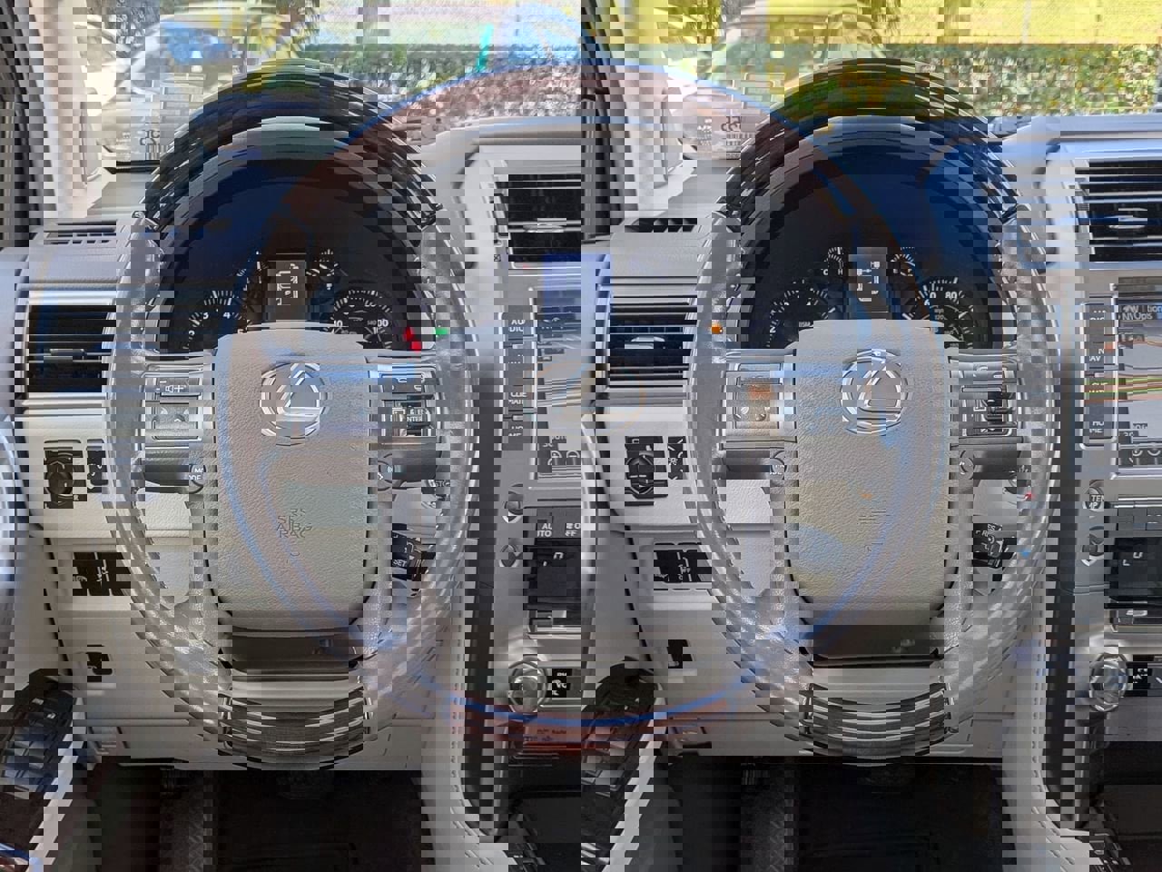 Used 2018 Lexus GX 460 Luxury w/ Sport Design Package AWD/4WD image 11