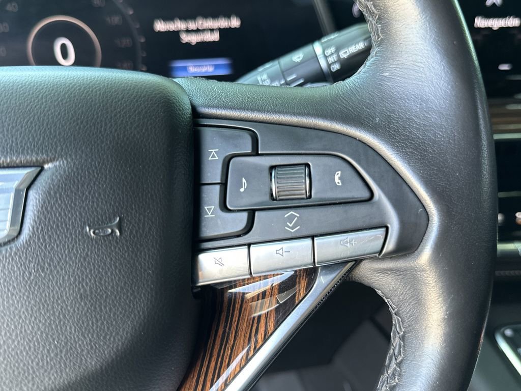 Used 2021 Cadillac Escalade Premium Luxury image 19