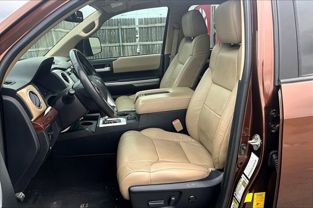 Used 2016 Toyota Tundra Limited w/ Limited Premium Package RWD image 27