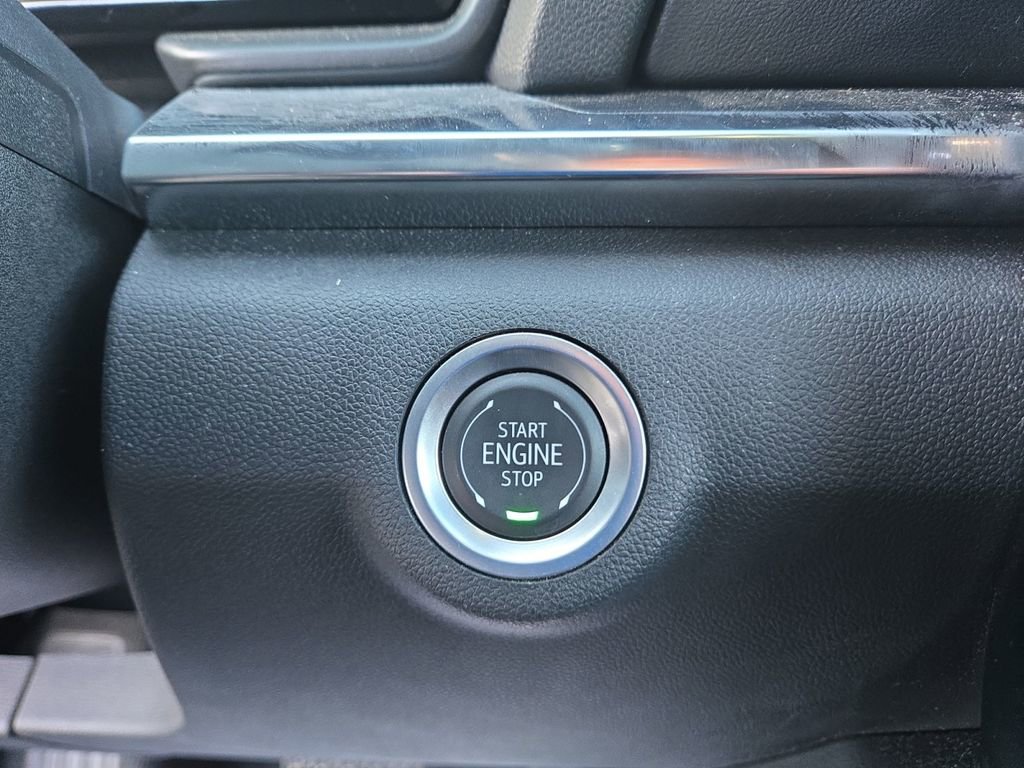 Used 2025 GMC Terrain Elevation image 24