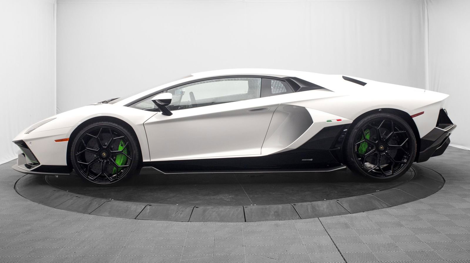 Used 2022 Lamborghini Aventador LP 780-4 Ultimae AWD/4WD image 7