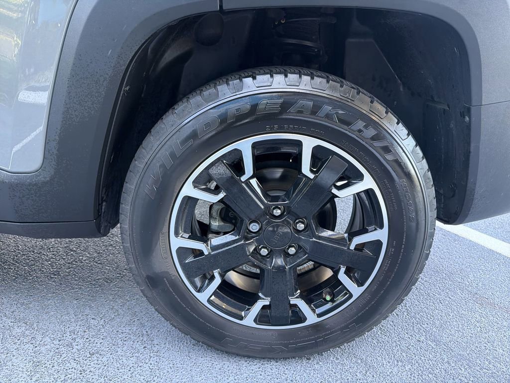 Used 2023 Jeep Renegade Latitude AWD/4WD image 29