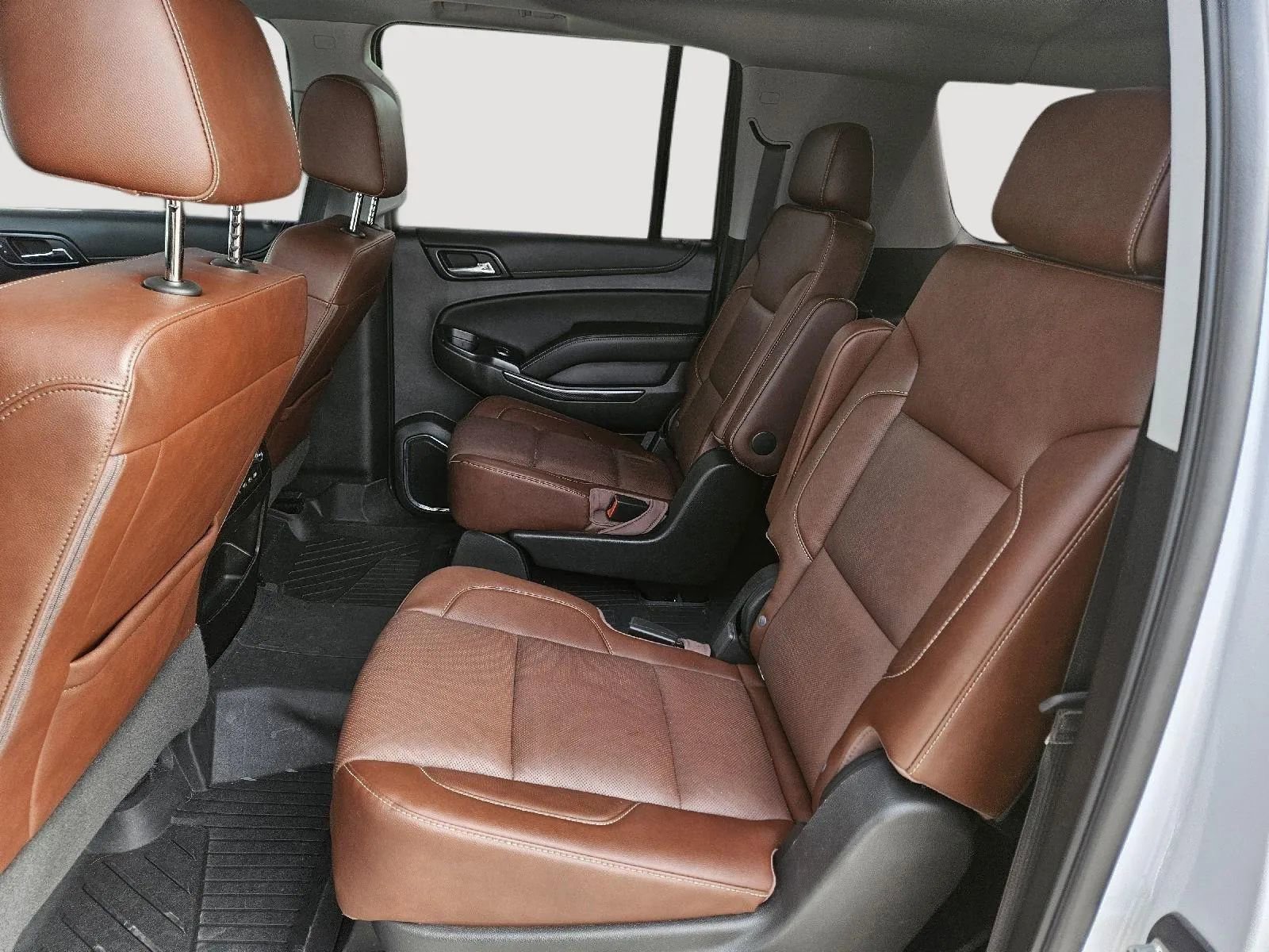 Used 2019 Chevrolet Suburban Premier w/ Premier Plus Edition image 24