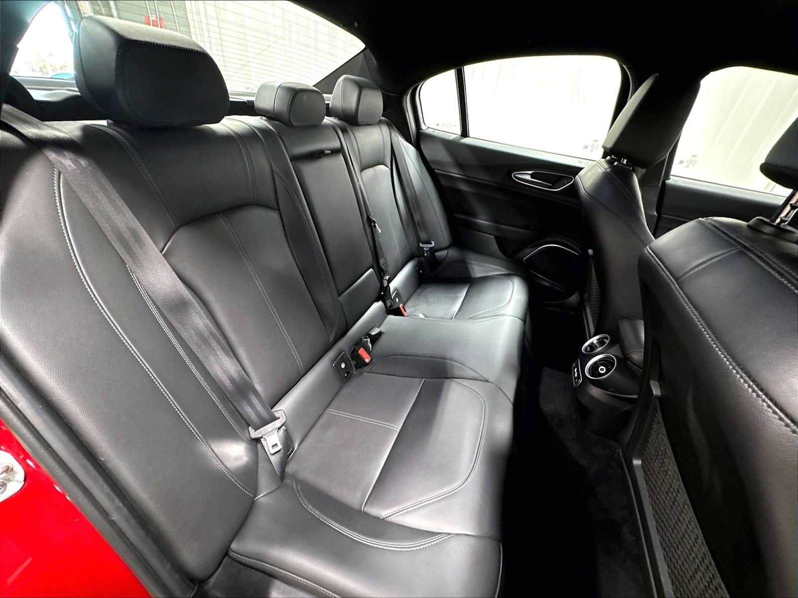 Used 2022 Alfa Romeo Giulia Sprint RWD image 31