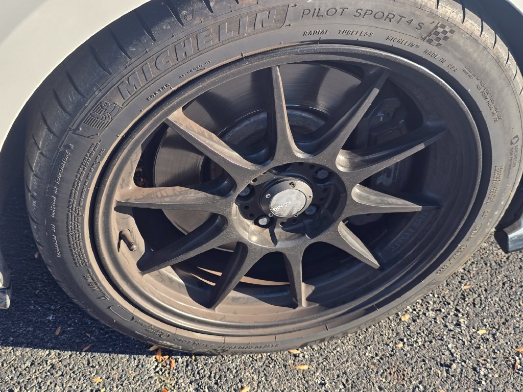 Used 2018 Volkswagen Golf R 4-Door AWD/4WD image 18