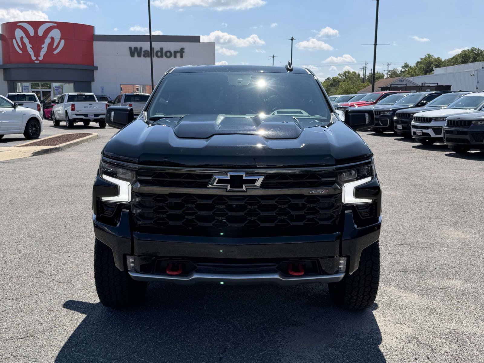 Used 2023 Chevrolet Silverado 1500 ZR2 w/ Technology Package AWD/4WD image 8
