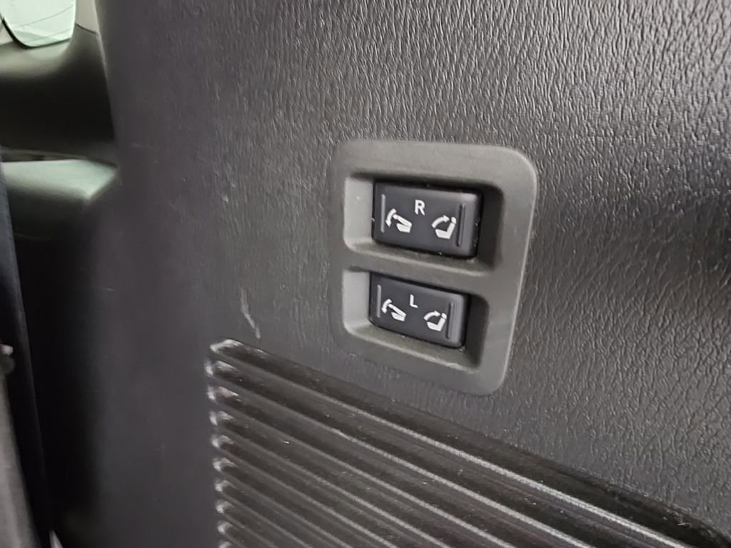 Used 2020 Nissan Armada SL w/ Premium Package image 39