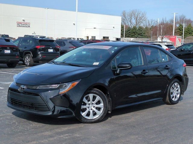 Certified 2025 Toyota Corolla LE image 2