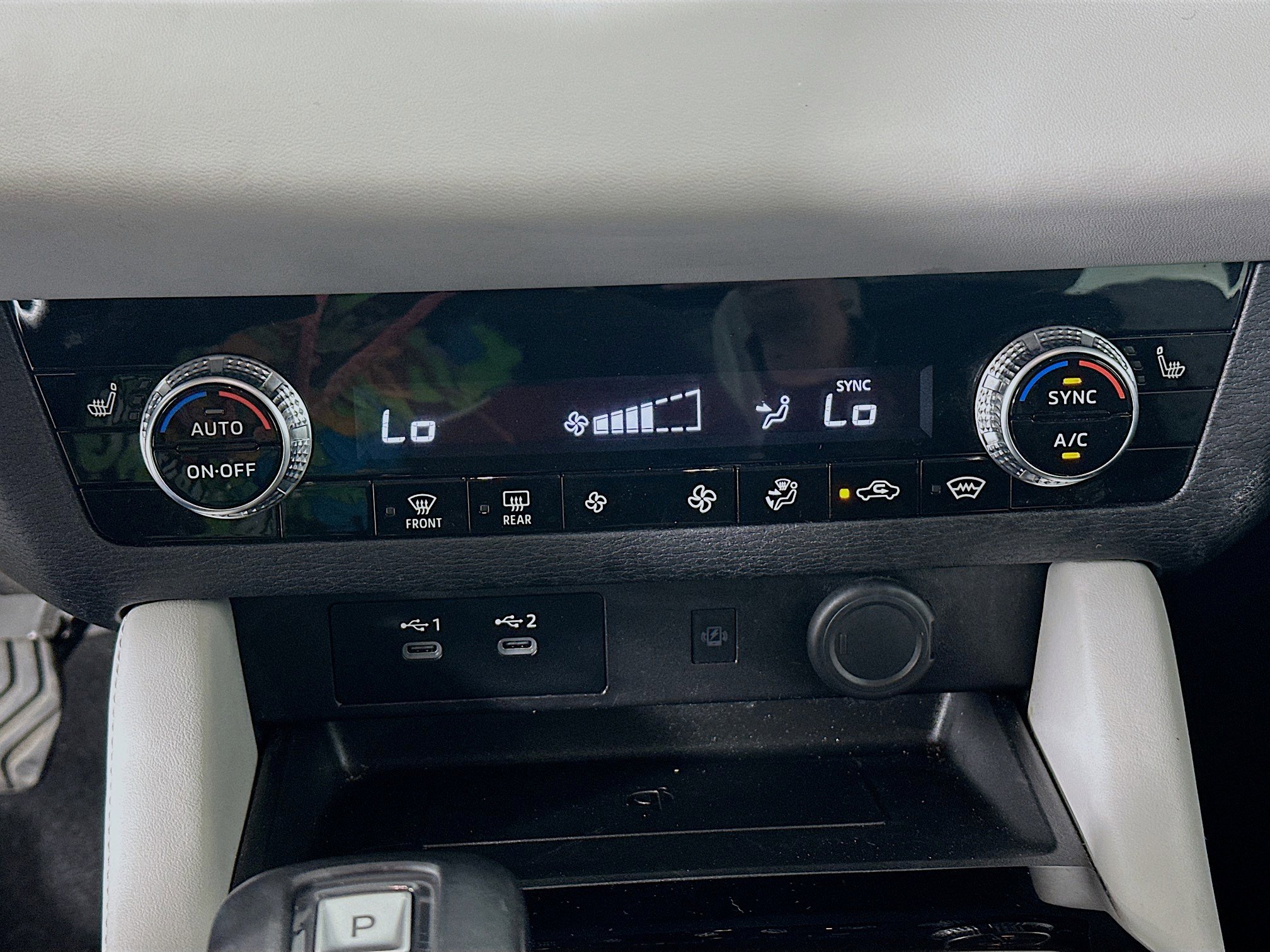Used 2025 Mitsubishi Outlander SE AWD/4WD image 24