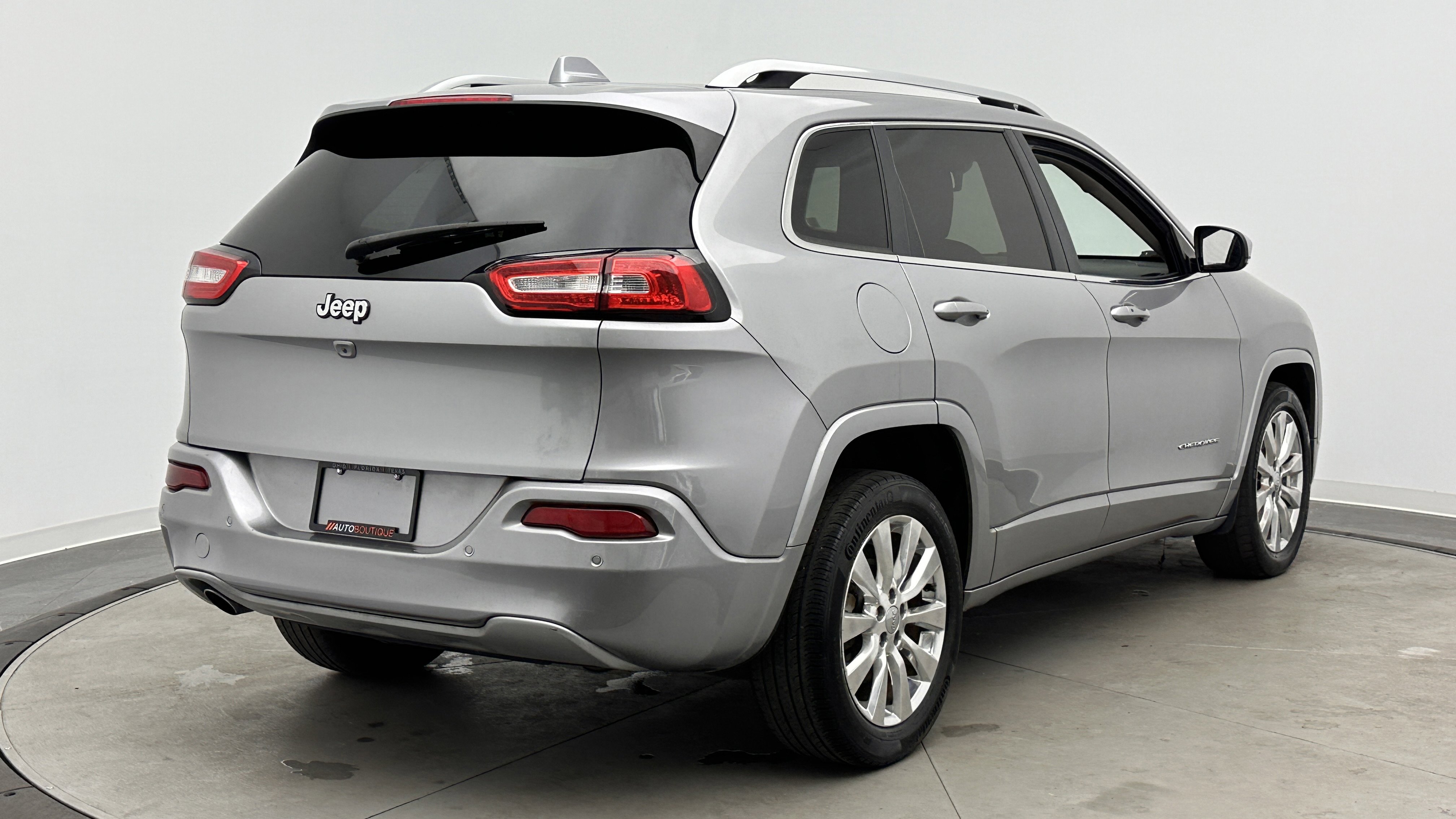 Used 2016 Jeep Cherokee Overland FWD image 7