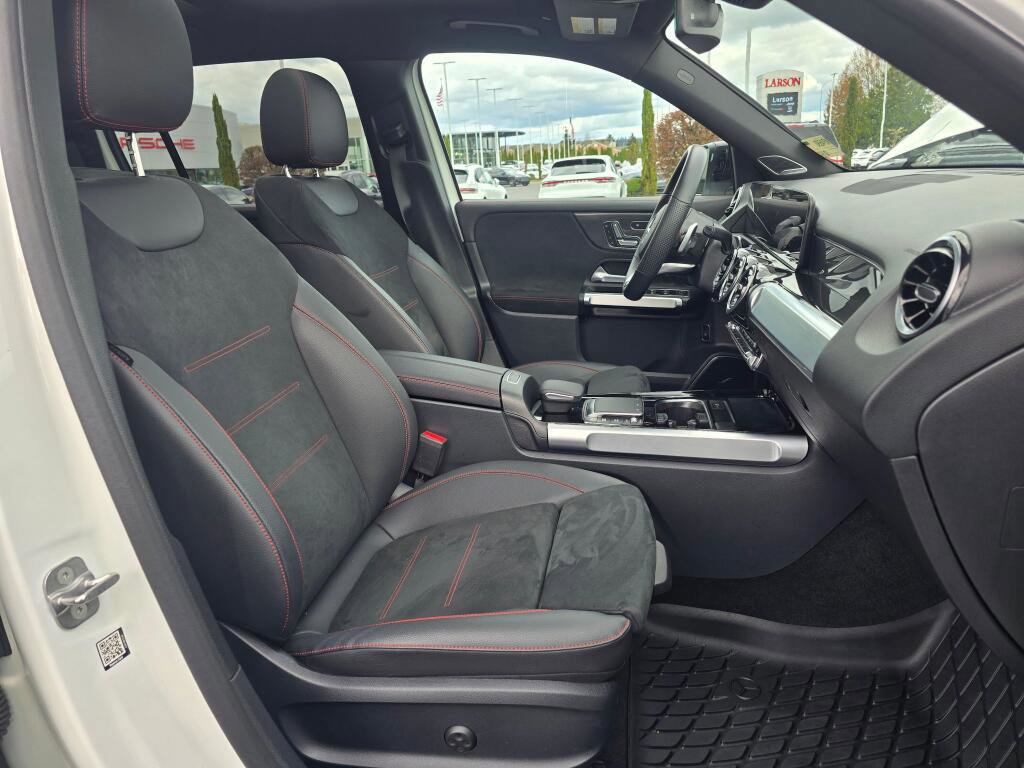 Used 2023 Mercedes-Benz GLB 250 4MATIC w/ AMG Line image 28