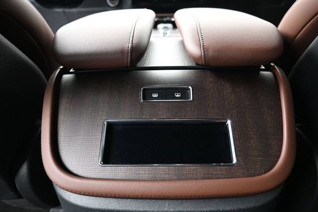 Used 2025 Lincoln Navigator Reserve AWD/4WD image 17