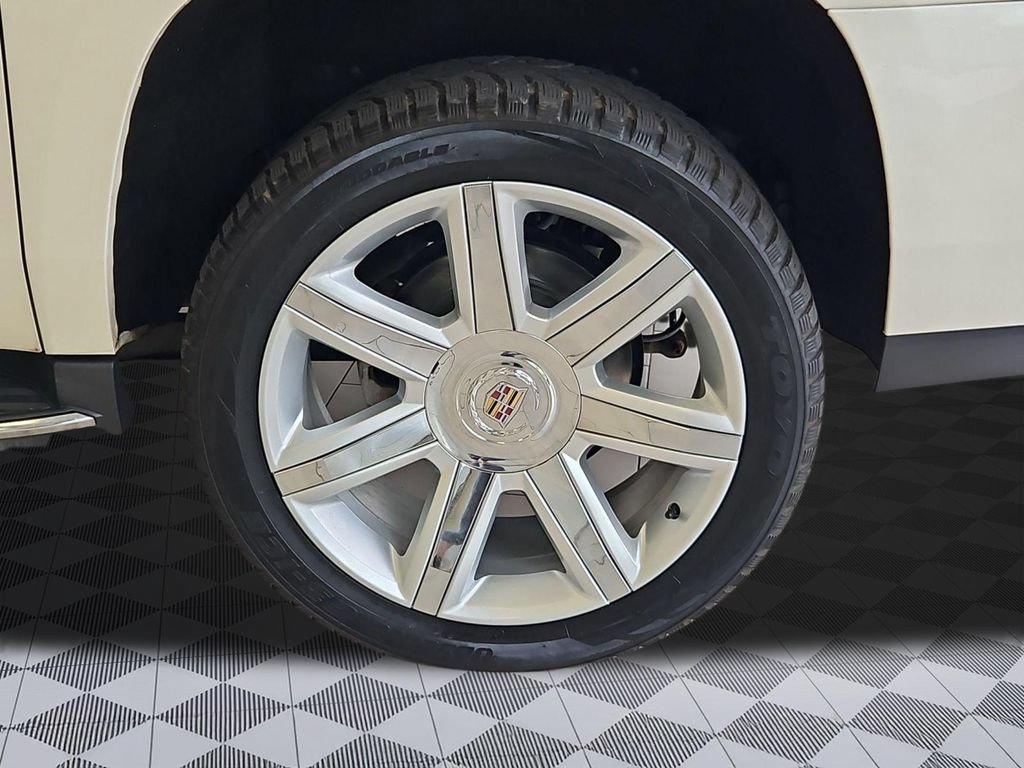 Used 2015 Cadillac Escalade ESV Premium AWD/4WD image 30
