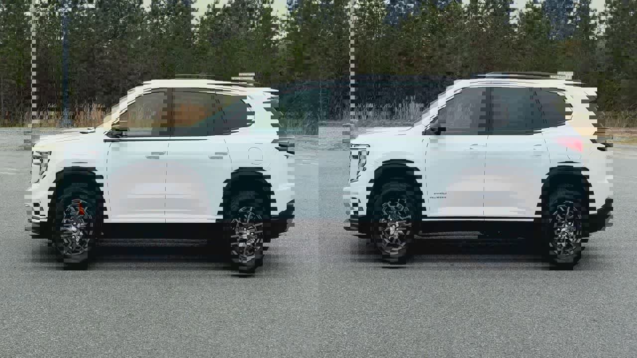 Used 2025 GMC Acadia Elevation image 5