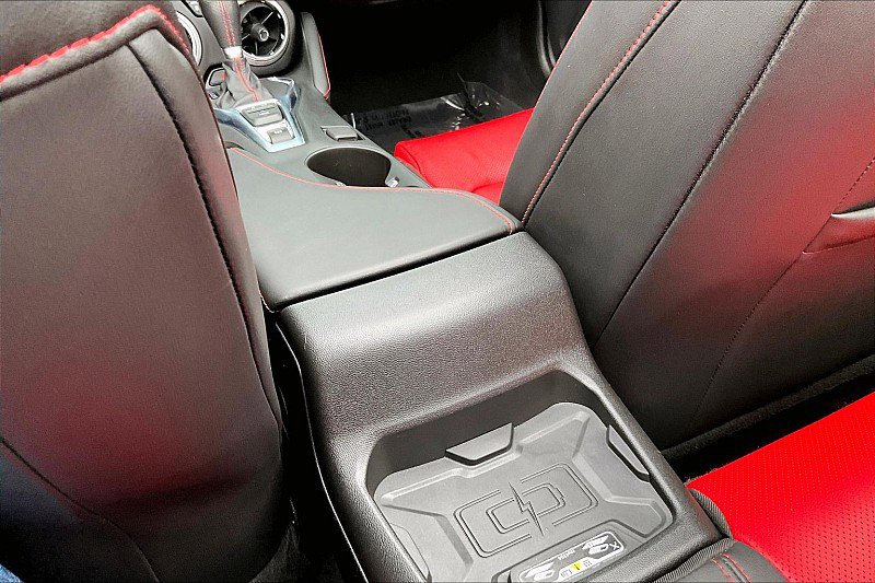Used 2022 Chevrolet Camaro LT w/ RS Package image 24