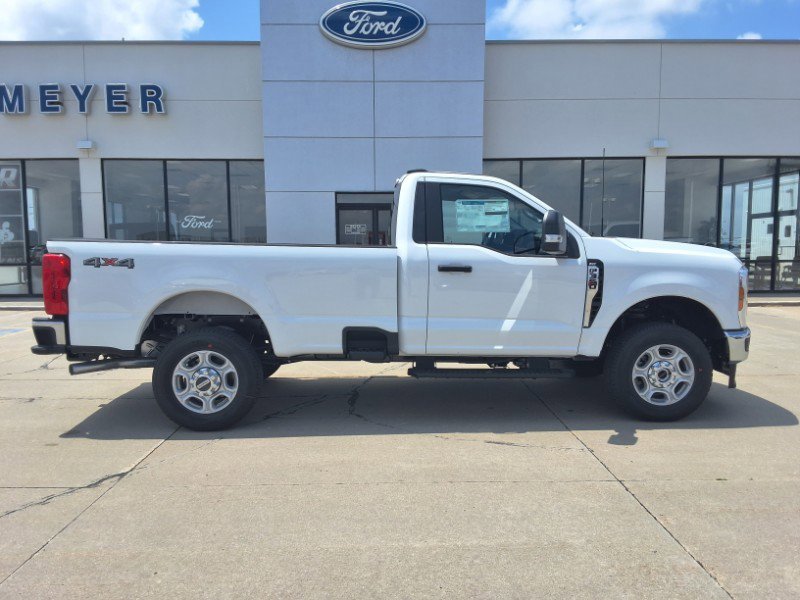 New 2025 Ford F350 XLT image 5