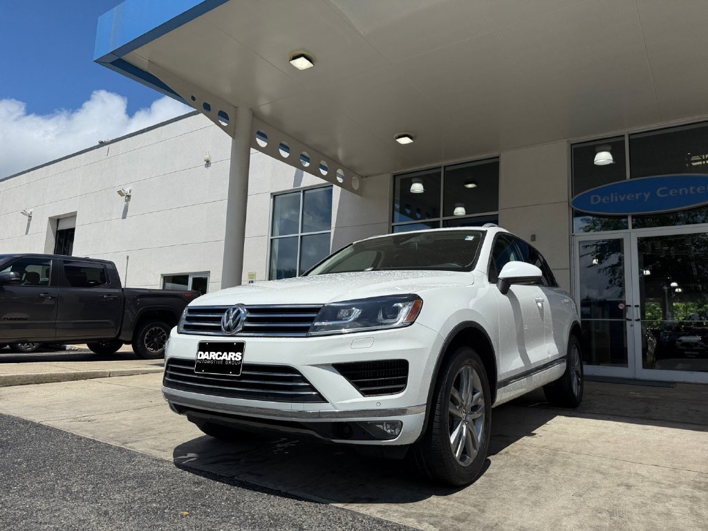 Used 2016 Volkswagen Touareg Sport AWD/4WD image 32