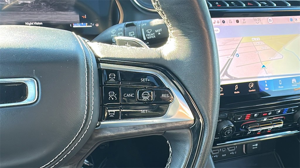 Used 2024 Jeep Grand Cherokee Overland w/ Adv Protech Group III image 19