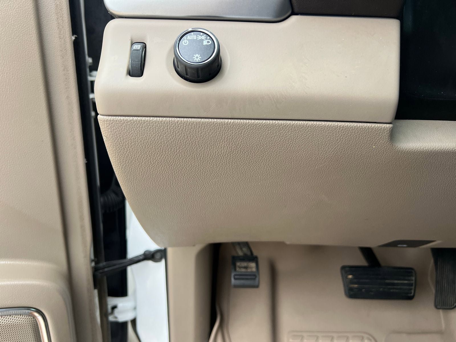 Used 2015 Chevrolet Tahoe LS RWD image 19