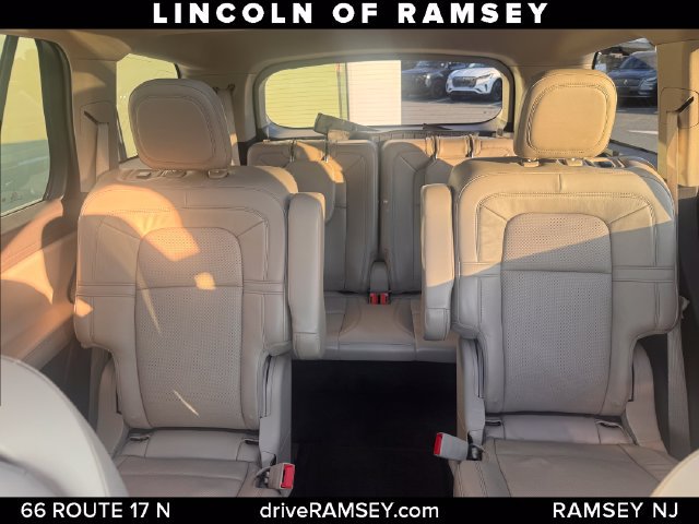Certified 2021 Lincoln Aviator Reserve AWD/4WD image 16