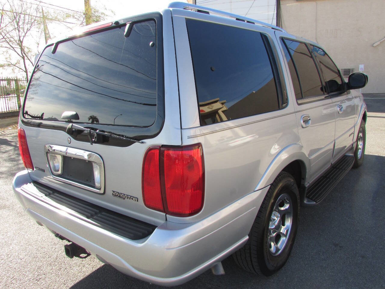 Used 2000 Lincoln Navigator 4WD image 5