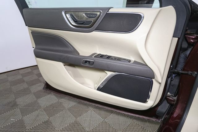 Used 2018 Lincoln Continental Select AWD/4WD image 36